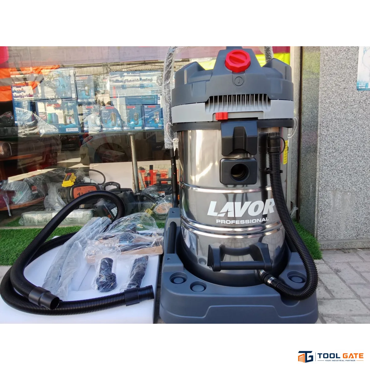 مكنسة شفط مياه واتربة 3 موتور 80 لتر إيطالي ماركة lavor