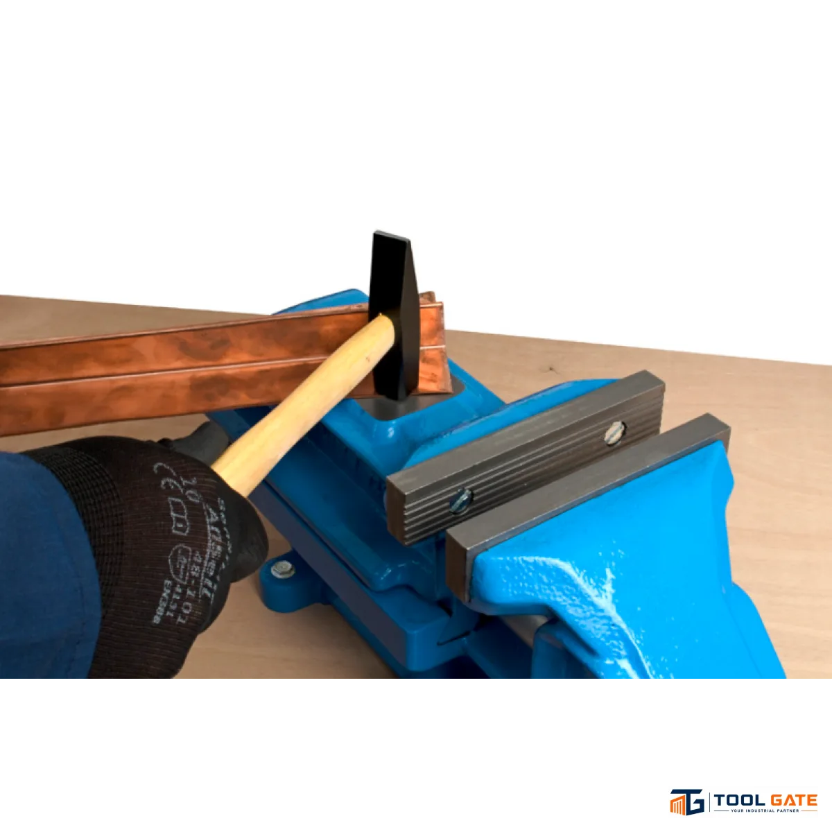 منجلة - Bench Vise 8 بوصة يونيور سلوفيني موديل 721/6